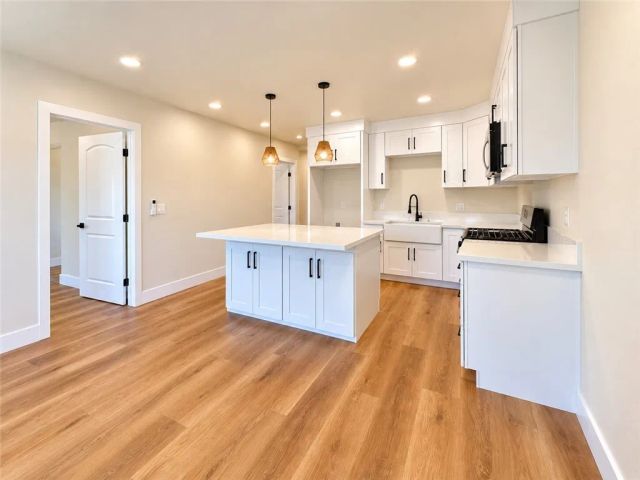 2128 N Bristol, Santa Ana, CA 92706