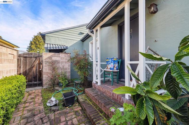 2242 Santa Clara Ave, Alameda, CA 94501