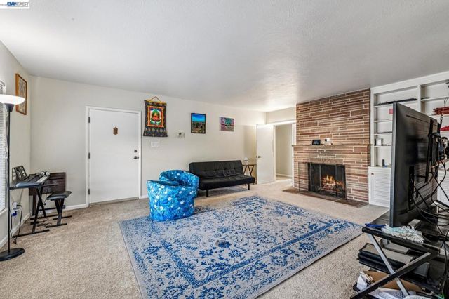 2242 Santa Clara Ave, Alameda, CA 94501