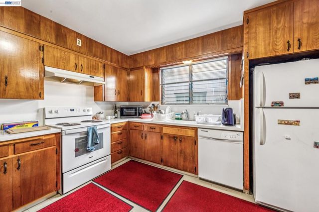 2242 Santa Clara Ave, Alameda, CA 94501