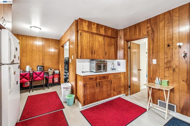 2242 Santa Clara Ave, Alameda, CA 94501