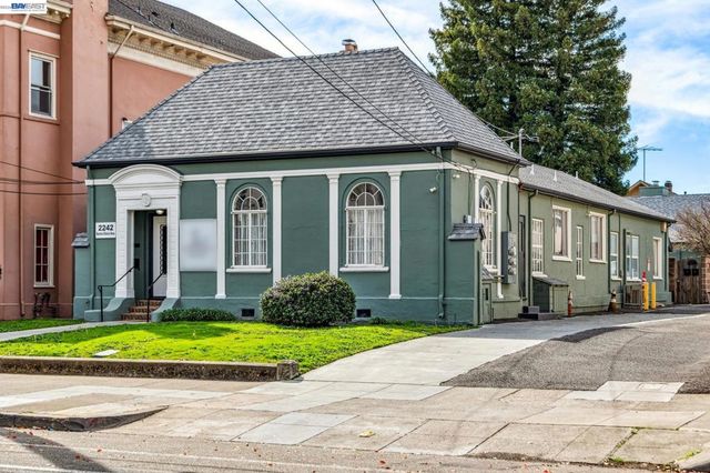 2242 Santa Clara Ave, Alameda, CA 94501