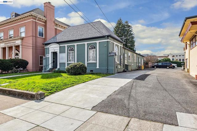 2242 Santa Clara Ave, Alameda, CA 94501