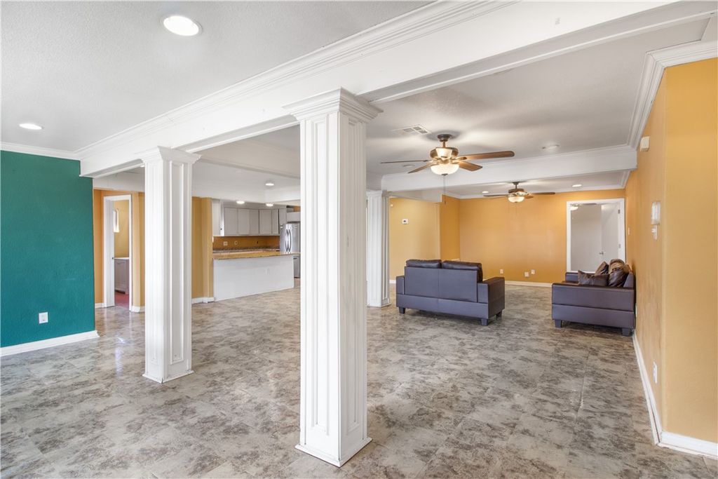5305 Surrey, Corpus Christi, TX 78415 — photo 4