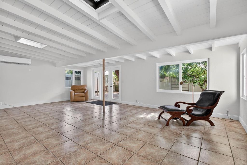 2580 SE 5th Court, Pompano Beach, FL 33062