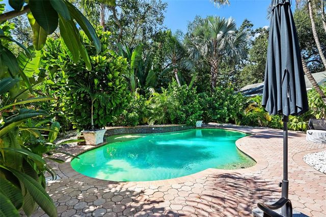 3114 W KNIGHTS AVENUE, Tampa, FL 33611