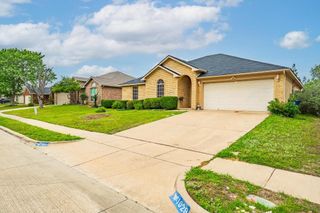 1028 Cedar Ridge Lane, Burleson, TX 76028