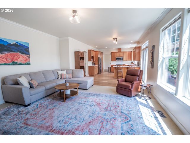 444 NAISMITH Blvd, Eugene, OR 97404