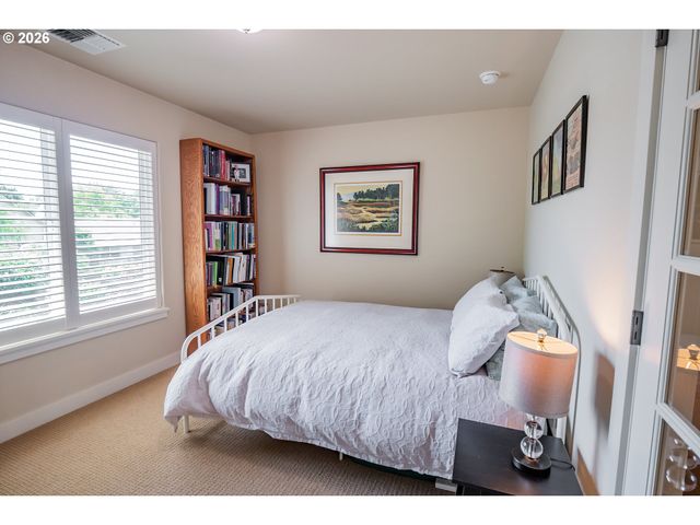 444 NAISMITH Blvd, Eugene, OR 97404