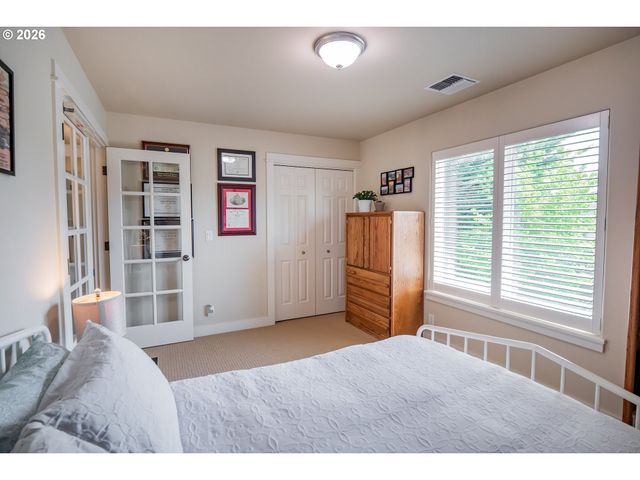 444 NAISMITH Blvd, Eugene, OR 97404