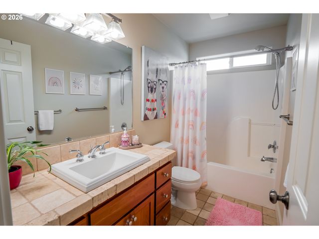 444 NAISMITH Blvd, Eugene, OR 97404