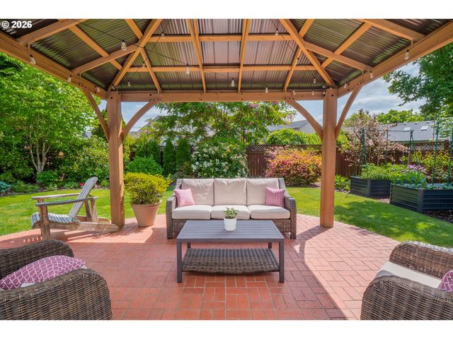 444 NAISMITH Blvd, Eugene, OR 97404