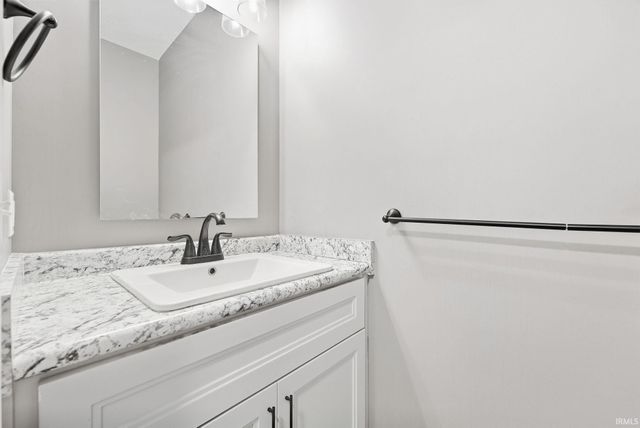 6119 Altadena Drive, Fort Wayne, IN 46816