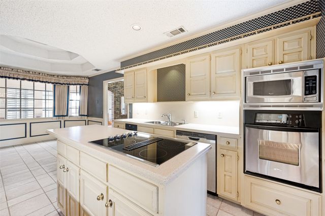 10931 Marsh Lane, Dallas, TX 75229