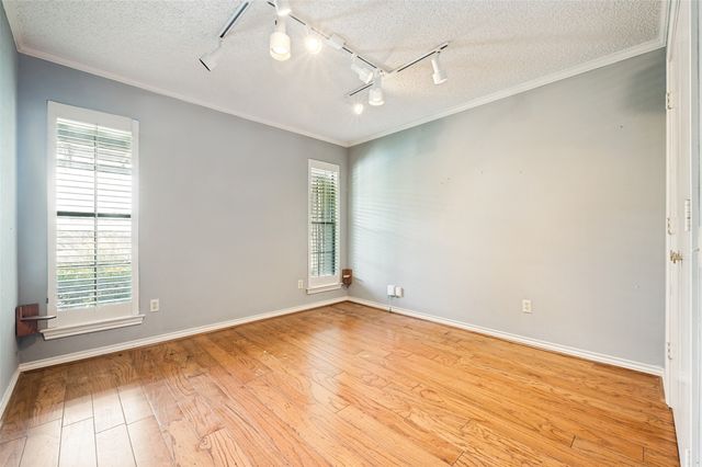 10931 Marsh Lane, Dallas, TX 75229