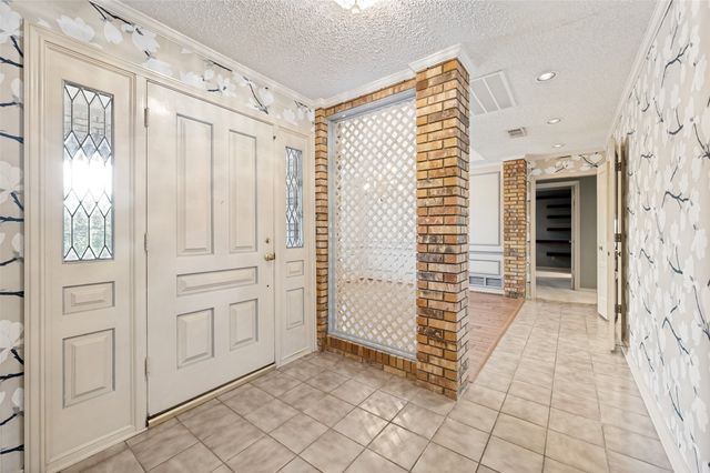 10931 Marsh Lane, Dallas, TX 75229