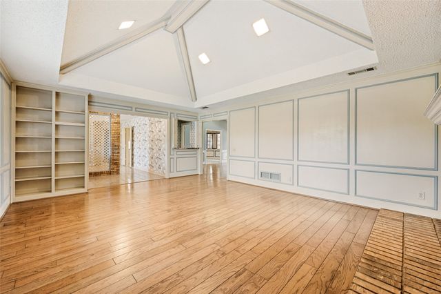 10931 Marsh Lane, Dallas, TX 75229