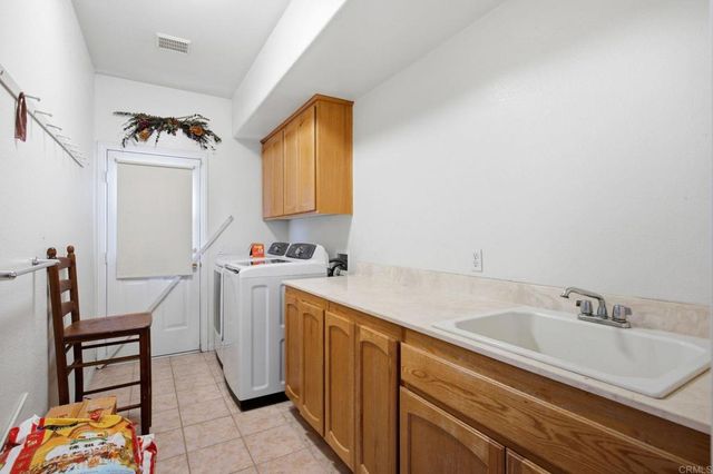 1737 Foxfire Court, Escondido, CA 92026