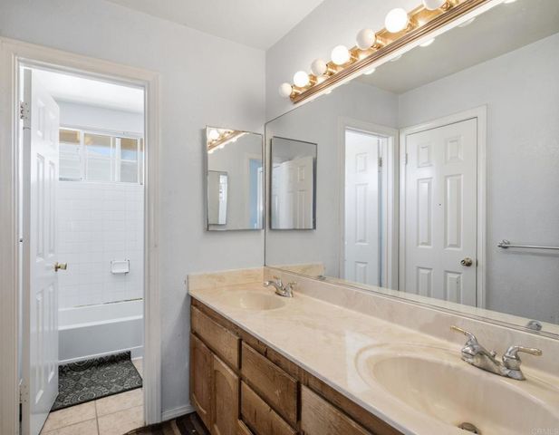 1737 Foxfire Court, Escondido, CA 92026