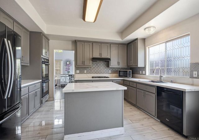 1737 Foxfire Court, Escondido, CA 92026