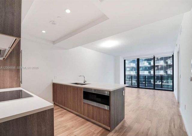 801 S Miami Avenue 1807, Miami, FL 33130