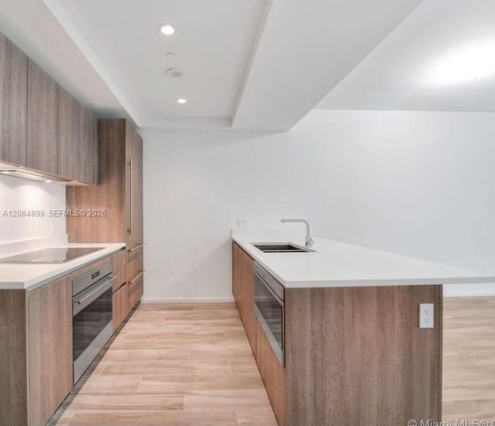 801 S Miami Avenue 1807, Miami, FL 33130