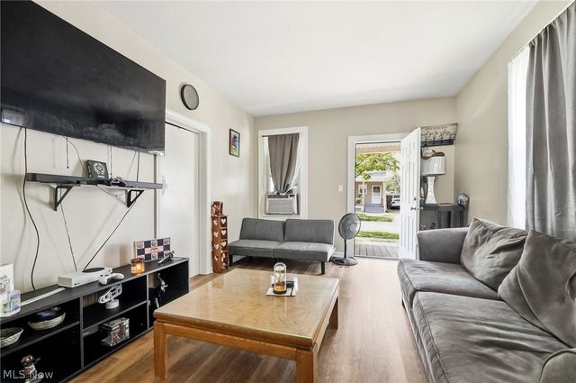 3131 W 92nd Street, Cleveland, OH 44102