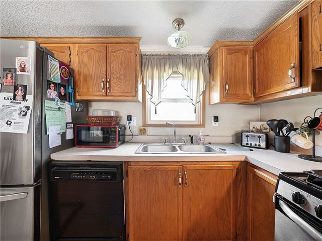 34 First Street, Ellwood City, PA 16117