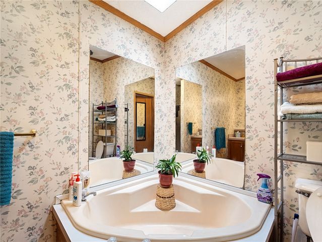 34 First Street, Ellwood City, PA 16117