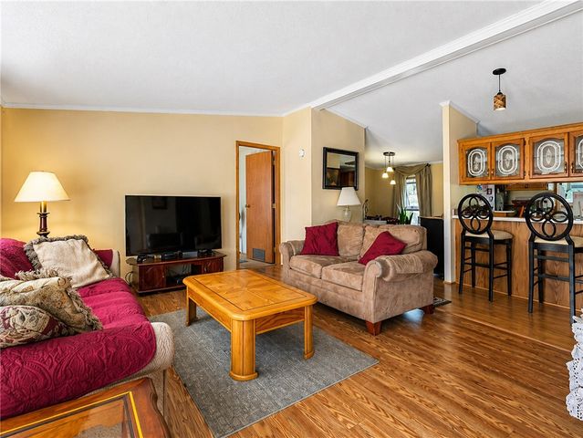 34 First Street, Ellwood City, PA 16117