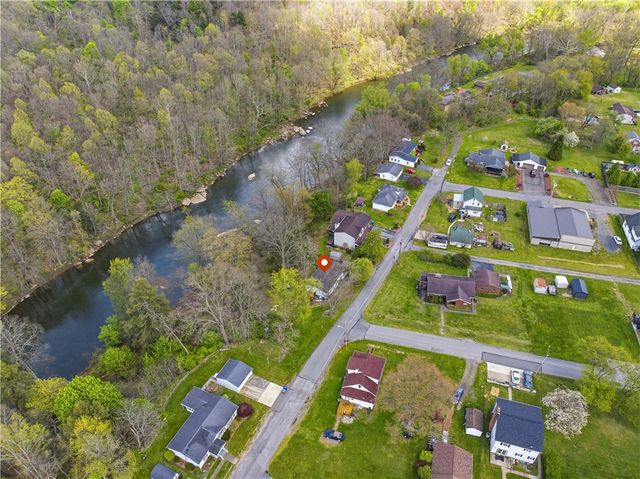 34 First Street, Ellwood City, PA 16117