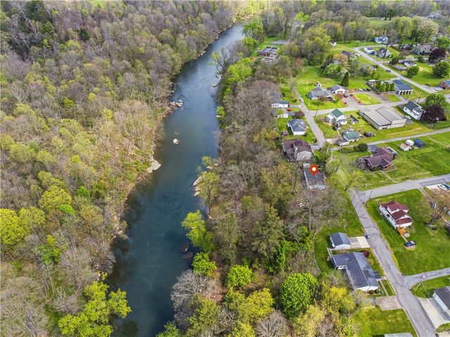 34 First Street, Ellwood City, PA 16117