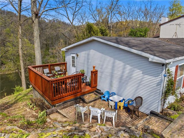 34 First Street, Ellwood City, PA 16117