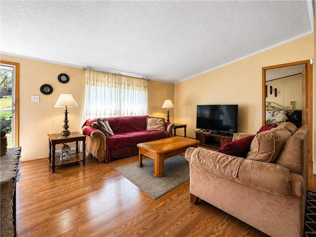 34 First Street, Ellwood City, PA 16117