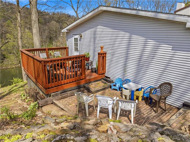 34 First Street, Ellwood City, PA 16117