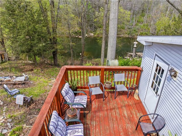 34 First Street, Ellwood City, PA 16117