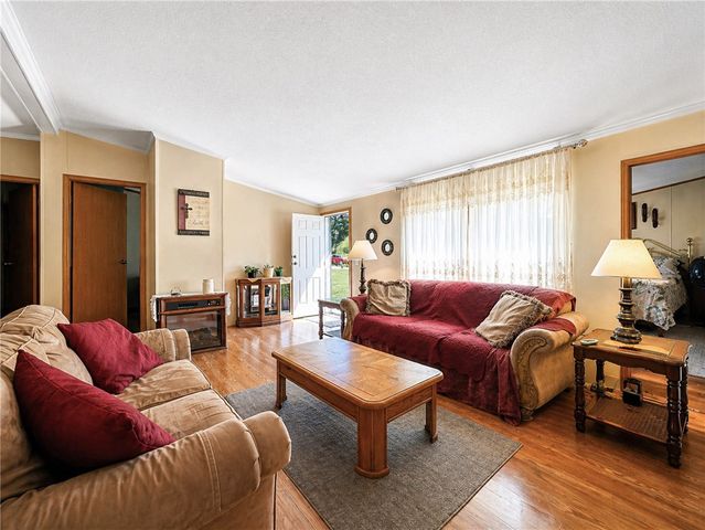 34 First Street, Ellwood City, PA 16117