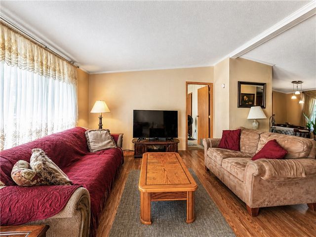 34 First Street, Ellwood City, PA 16117
