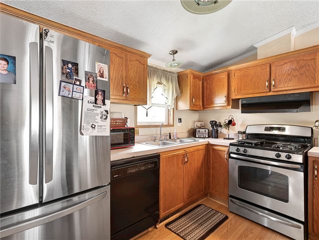 34 First Street, Ellwood City, PA 16117