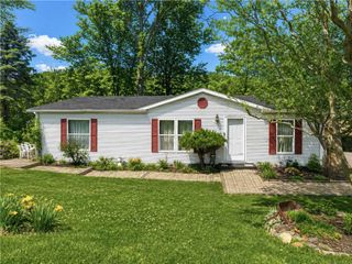 34 First Street, Ellwood City, PA 16117