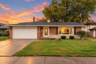 17024 Kimbark Avenue, South Holland, IL 60473