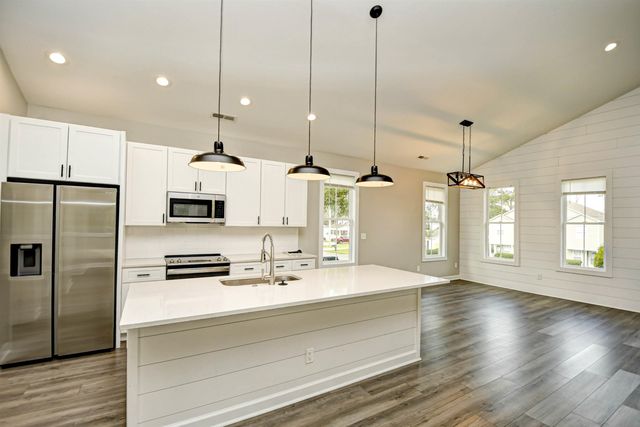 3877 Spanner Way, Murrells Inlet, SC 29576