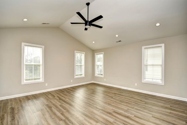 3877 Spanner Way, Murrells Inlet, SC 29576