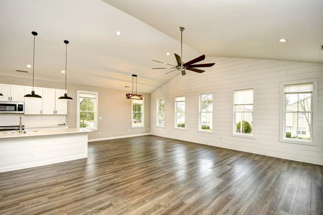 3877 Spanner Way, Murrells Inlet, SC 29576