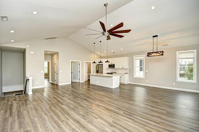 3877 Spanner Way, Murrells Inlet, SC 29576