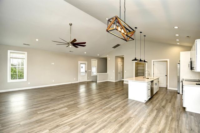 3877 Spanner Way, Murrells Inlet, SC 29576