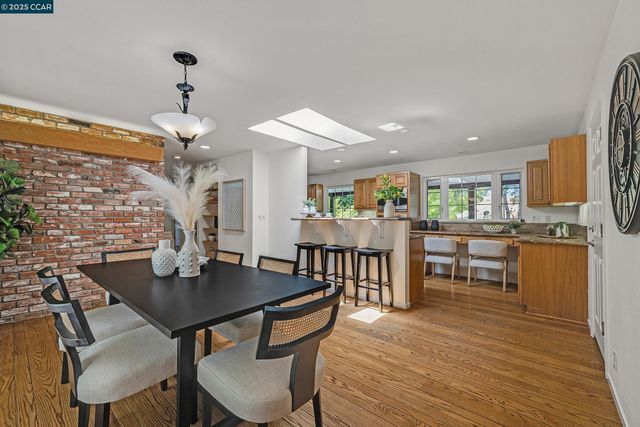 345 Shire Oaks Court, Lafayette, CA 94549