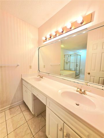 1049 Riverdale Drive, Waycross, GA 31503