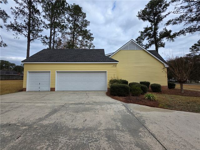1049 Riverdale Drive, Waycross, GA 31503