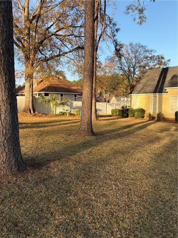 1049 Riverdale Drive, Waycross, GA 31503